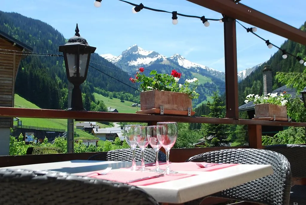 Hotel Le Christiania Arêches 2*,